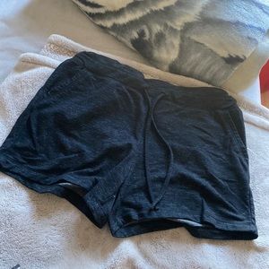 Black active shorts